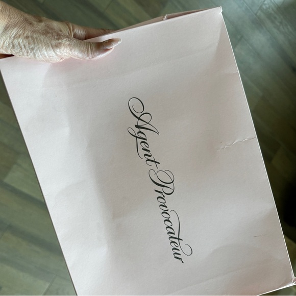 NWT Agent Provocateur Maddy Bra & Thong Lingerie Set - Picture 13 of 13